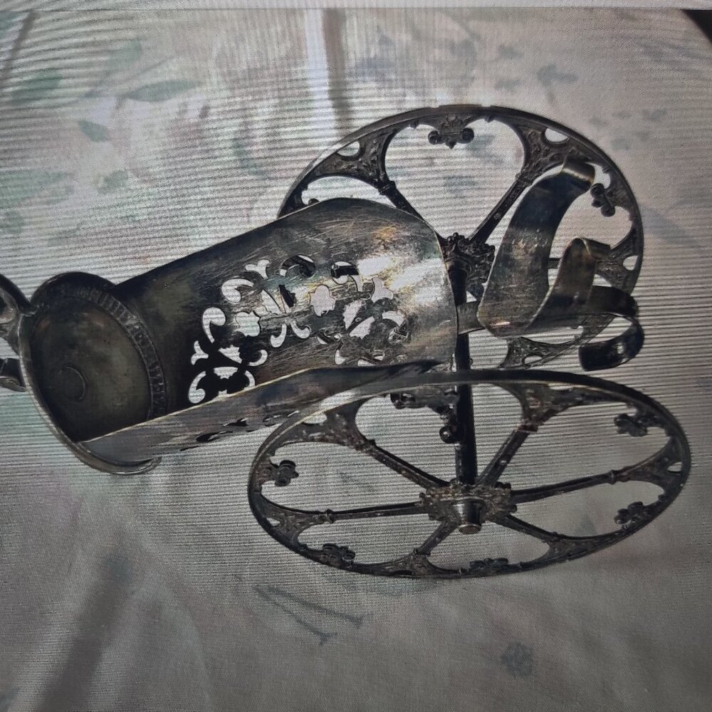Bottle holder trolley in silver metal, Germany late 19th.